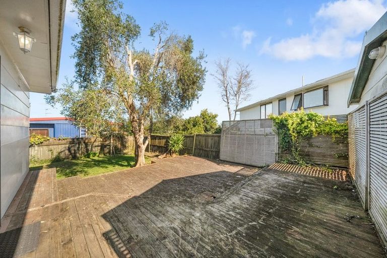 Photo of property in 1 Dalmahoy Place, Wattle Downs, Auckland, 2103