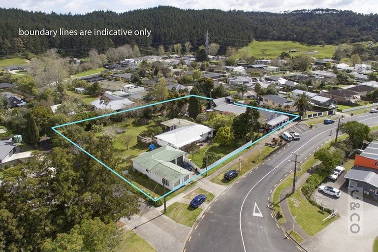 Photo of property in 18 School Road, Riverhead, 0820