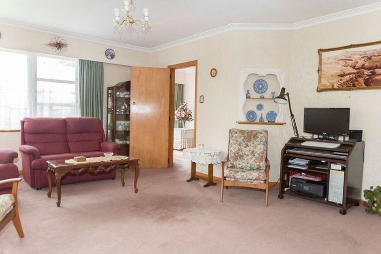 Photo of property in 43 Guy Street, Dannevirke, 4930