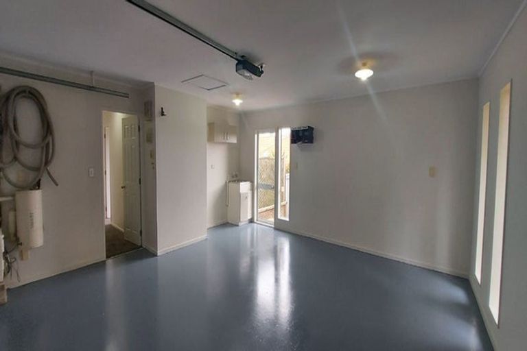 Photo of property in 825 Chapel Road, Shamrock Park, Auckland, 2016