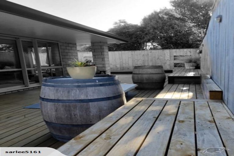 Photo of property in 22 Butterworth Crescent, Papamoa Beach, Papamoa, 3118