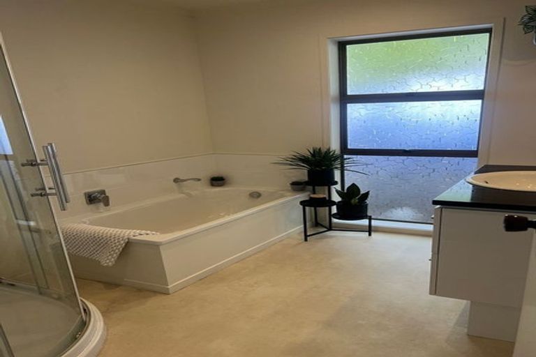 Photo of property in 230a Beach Road, Campbells Bay, Auckland, 0630