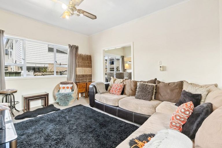 Photo of property in 17 Nicholson Avenue, Papatoetoe, Auckland, 2025