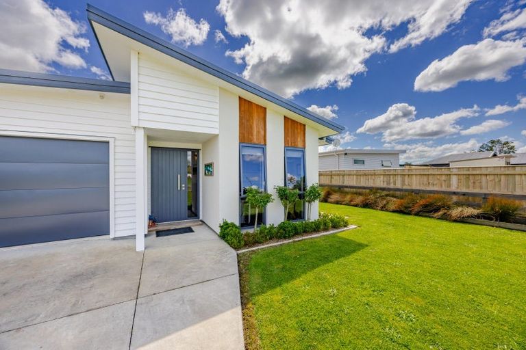 Photo of property in 8 White Road, Otane, 4202