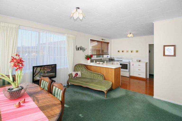 Photo of property in 18 Truby King Street, Merrilands, New Plymouth, 4312