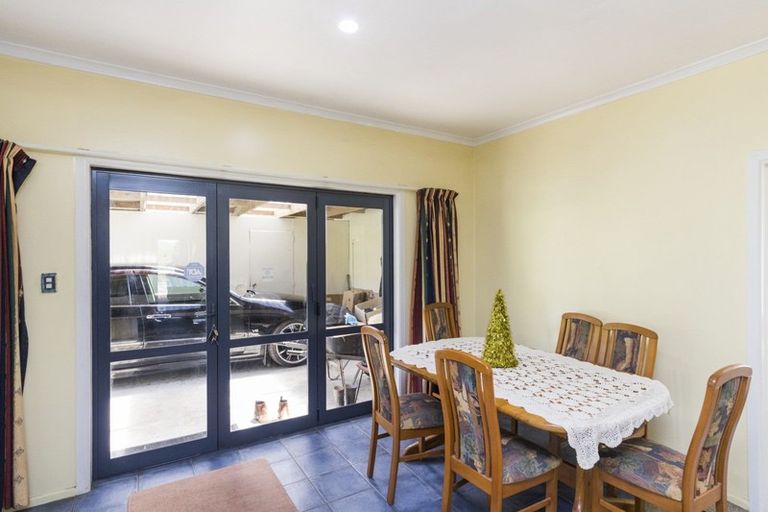 Photo of property in 18 Marshall Road, Hunterville, 4730
