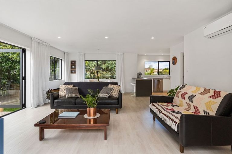 Photo of property in 2/12 Fallow Street, Browns Bay, Auckland, 0630