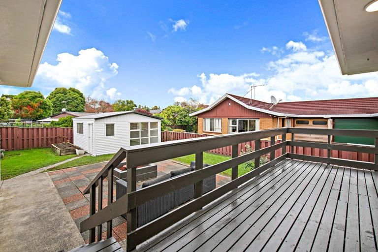 Photo of property in 42 Ray Small Drive, Pahurehure, Papakura, 2113