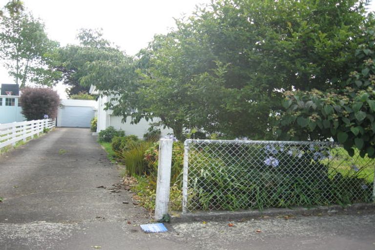 Photo of property in 6 Huxley Street, Pahiatua, 4910