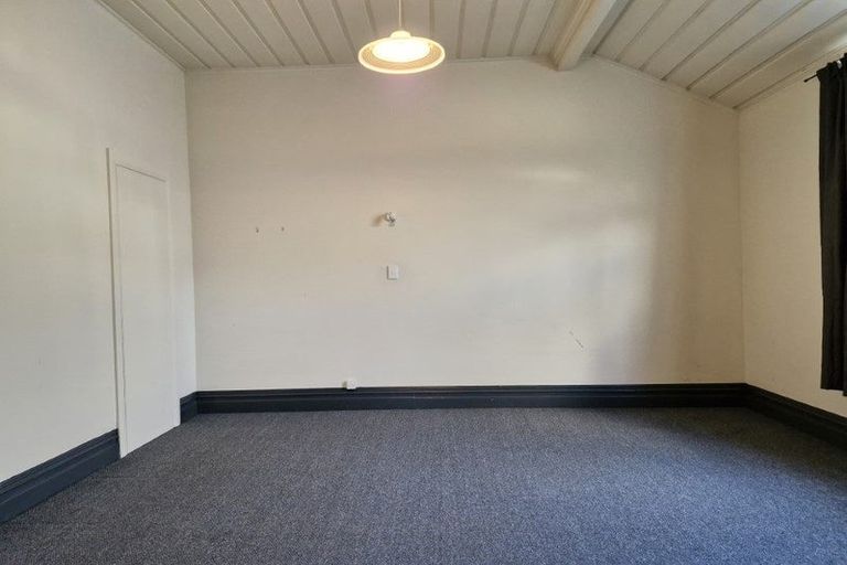 Photo of property in 24 Fulford Street, New Plymouth, 4310