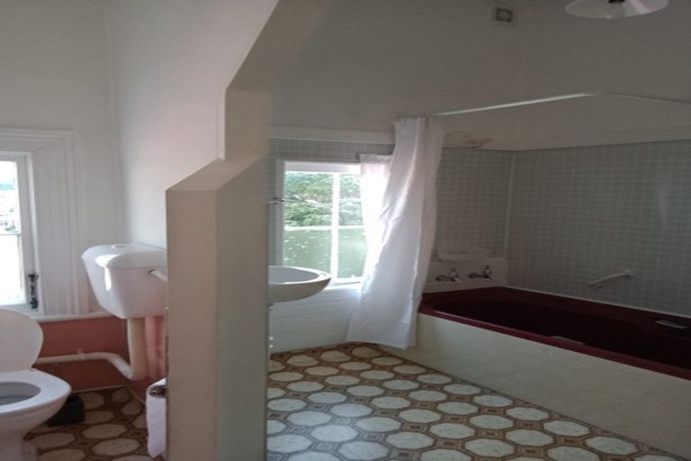 Photo of property in 5 Claremont Grove, Mount Victoria, Wellington, 6011