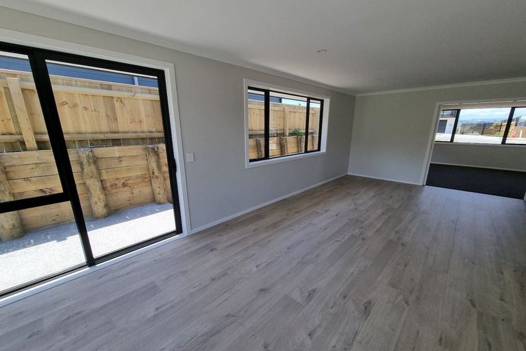 Photo of property in 62 Hokioi Drive, Kenepuru, Porirua, 5022