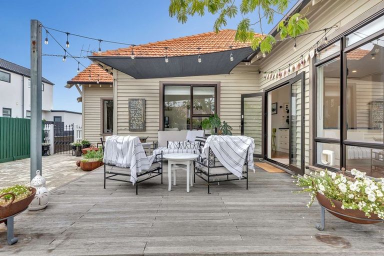 Photo of property in 14 Tui Street, Fendalton, Christchurch, 8041