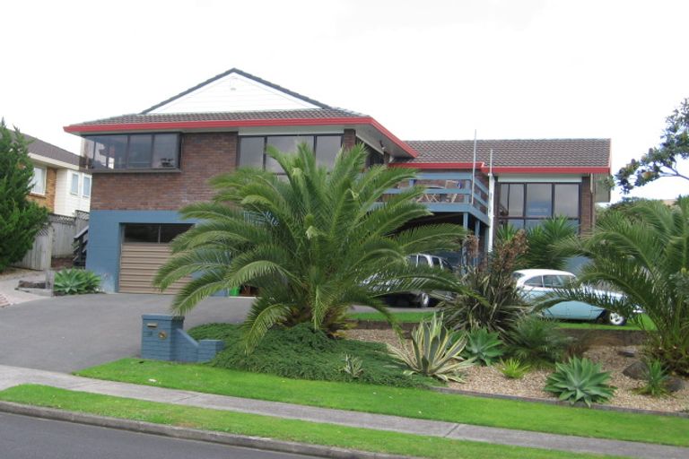 Photo of property in 13 Simmental Crescent, Somerville, Auckland, 2014