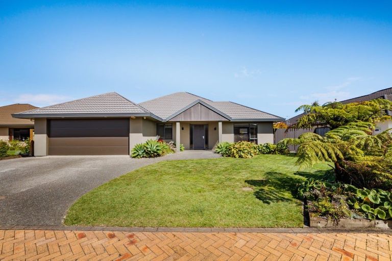 Photo of property in 2 Buttonwood Court, Milson, Palmerston North, 4414