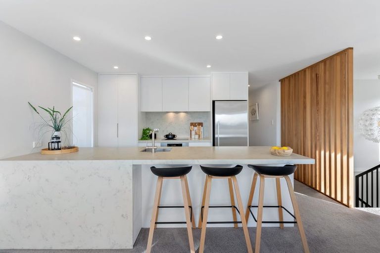 Photo of property in 1/98 Park Rise, Campbells Bay, Auckland, 0630