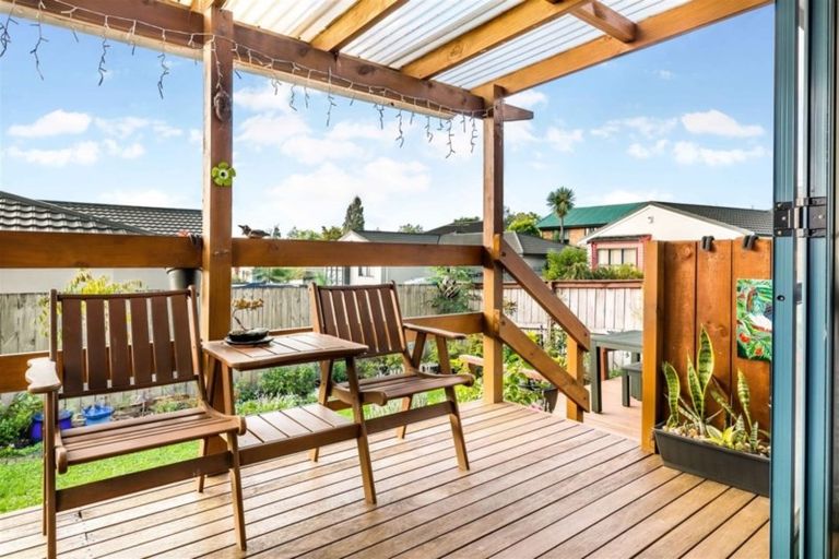 Photo of property in 72b Seabrook Avenue, New Lynn, Auckland, 0600