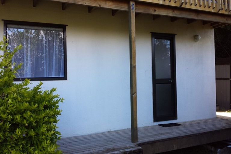 Photo of property in 2/13 Limmer Place, Browns Bay, Auckland, 0632