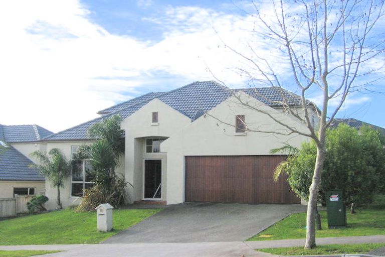 Photo of property in 16 Brooke Ridge Rise, East Tamaki Heights, Auckland, 2016