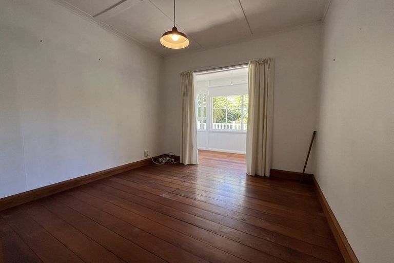 Photo of property in 10 Connaught Terrace, Brooklyn, Wellington, 6021