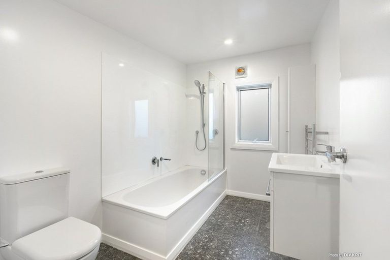 Photo of property in 68 Russell Terrace, Berhampore, Wellington, 6023