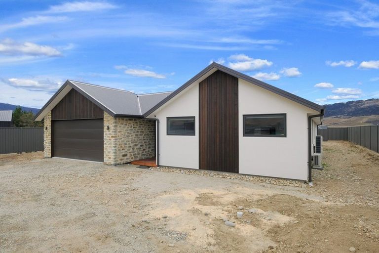 Photo of property in 16 Pegasus Court, Mount Pisa, Cromwell, 9383