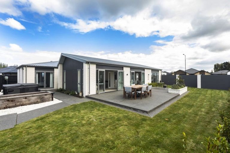 Photo of property in 117 Prestons Park Drive, Marshland, Christchurch, 8083