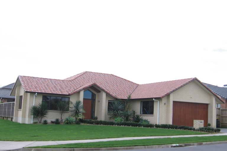 Photo of property in 84 Cyril French Drive, Flat Bush, Auckland, 2016