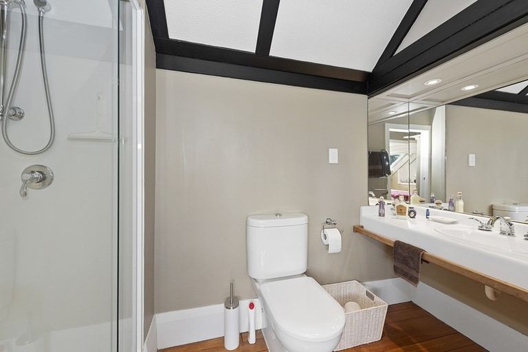 Photo of property in 48 Hillcrest Road, Hillcrest, Hamilton, 3216