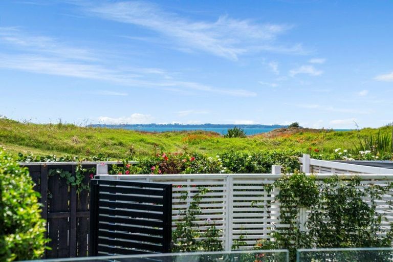 Photo of property in 932a Papamoa Beach Road, Papamoa Beach, Papamoa, 3118