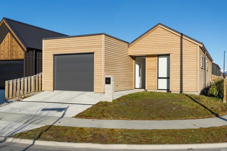 Photo of property in 14 Longlands Street, Lake Hayes Estate, Queenstown, 9304
