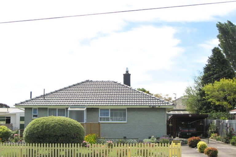 Photo of property in 72 Vancouver Crescent, Wainoni, Christchurch, 8061