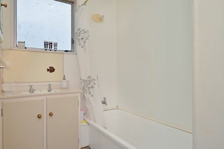 Photo of property in 53 Montgomery Crescent, Lansdowne, Masterton, 5810