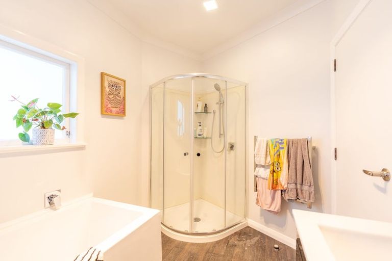 Photo of property in 1 Wigan Place, Hokowhitu, Palmerston North, 4410