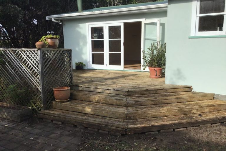 Photo of property in 10 Hohiria Street, Waikanae Beach, Waikanae, 5036