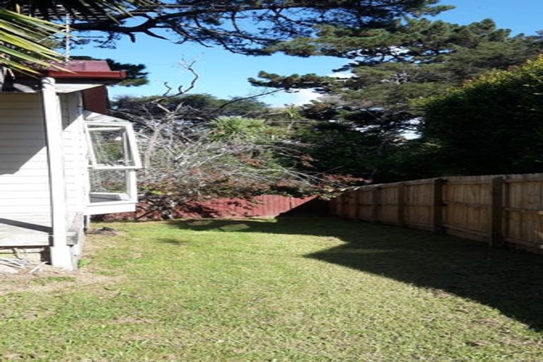 Photo of property in 11 West Harbour Drive, West Harbour, Auckland, 0618