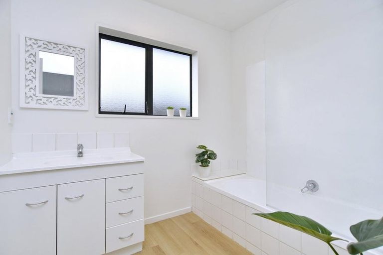 Photo of property in 3 Parkinson Place, Woodend, 7610