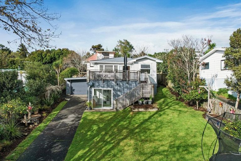 Photo of property in 24 Otanerua Road, Hatfields Beach, Orewa, 0931