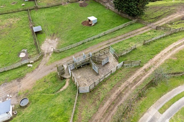 Photo of property in 800 Tuhikaramea Road, Ngahinapouri, Hamilton, 3290