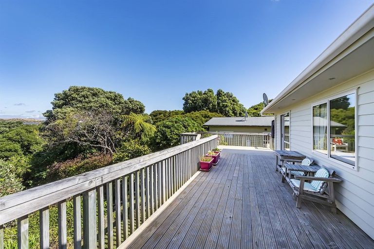 Photo of property in 4 Corlett Road, Plimmerton, Porirua, 5026