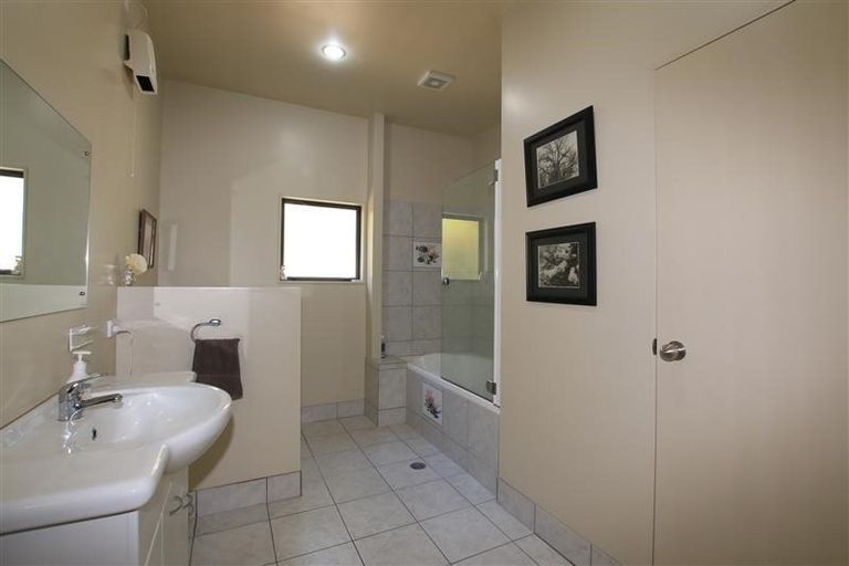 Photo of property in 41d Salisbury Road, Birkdale, Auckland, 0626