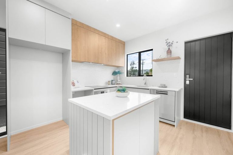 Photo of property in 108e Taikata Road, Te Atatu Peninsula, Auckland, 0610
