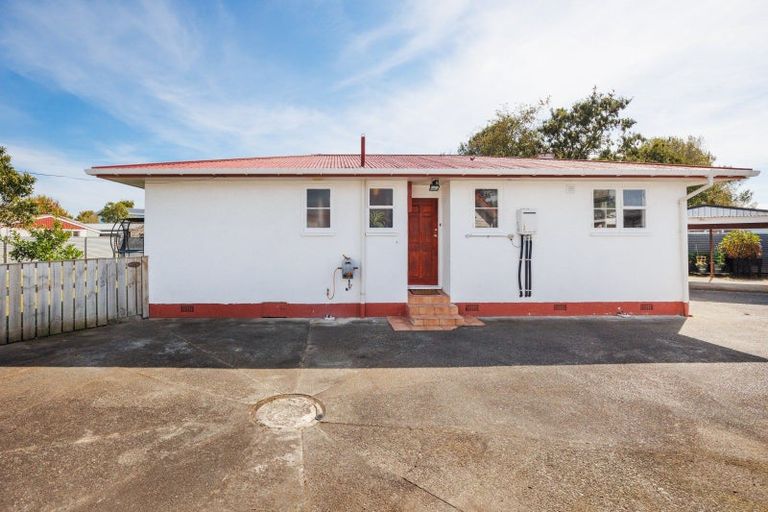 Photo of property in 34 Ruamahanga Crescent, Terrace End, Palmerston North, 4410