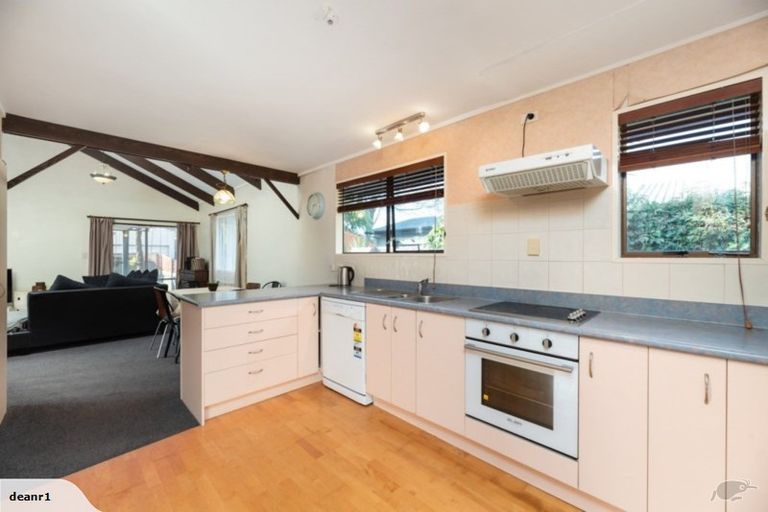 Photo of property in 75 Dickson Road, Papamoa Beach, Papamoa, 3118