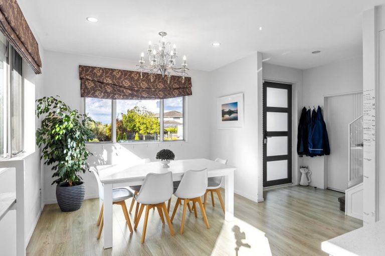 Photo of property in 8 Somerset Place, Stanmore Bay, Whangaparaoa, 0932