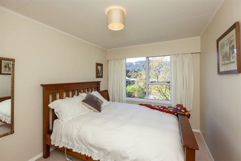 Photo of property in 103 Tilley Road, Paekakariki, 5034