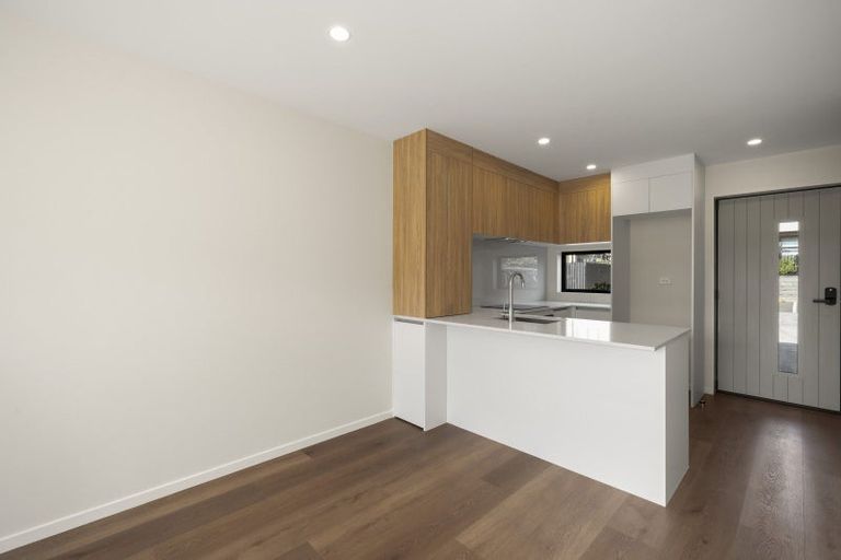 Photo of property in 43 Jabuka Street, Glen Eden, Auckland, 0602