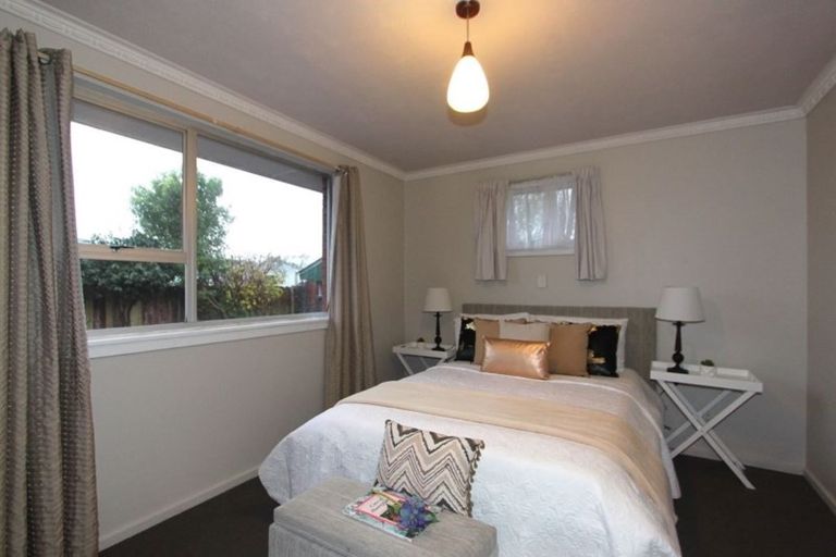 Photo of property in 21 Inwoods Road, Parklands, Christchurch, 8083