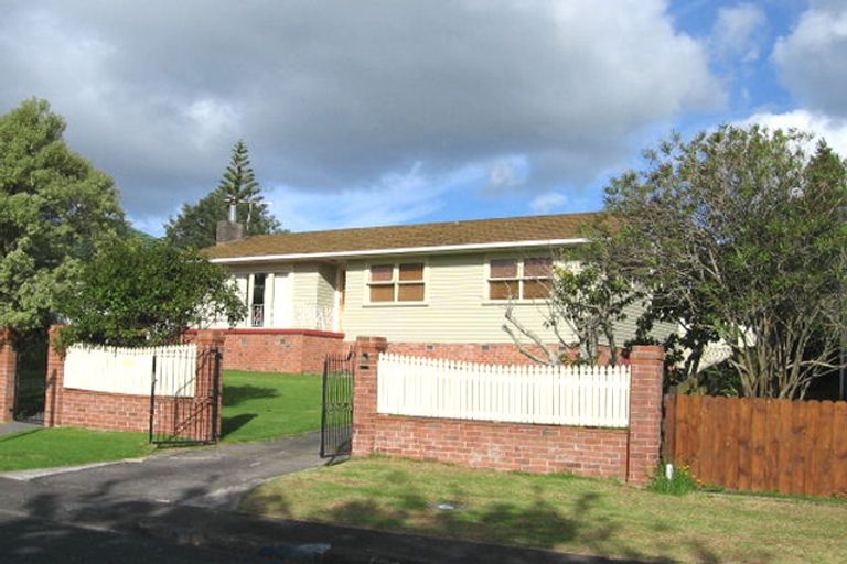 Photo of property in 29 Gill Avenue, Te Atatu Peninsula, Auckland, 0610
