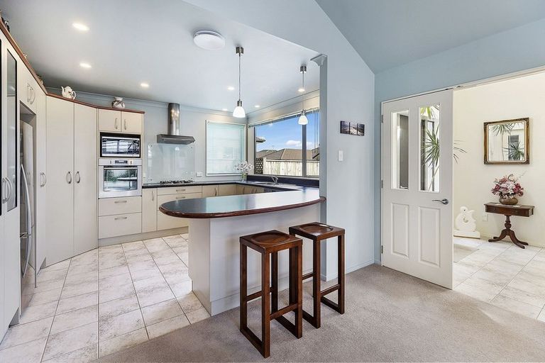 Photo of property in 171 Woodman Drive, Tawa, Wellington, 5028